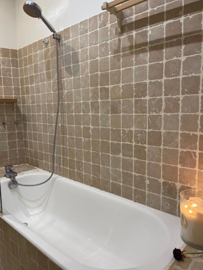 דירות פריז Quartier Montorgueil, Voie Pietonne, Dans Un Immeuble Du Xveme מראה חיצוני תמונה