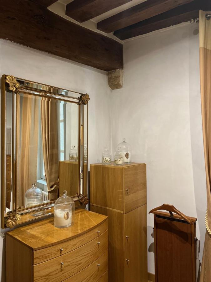 דירות פריז Quartier Montorgueil, Voie Pietonne, Dans Un Immeuble Du Xveme מראה חיצוני תמונה